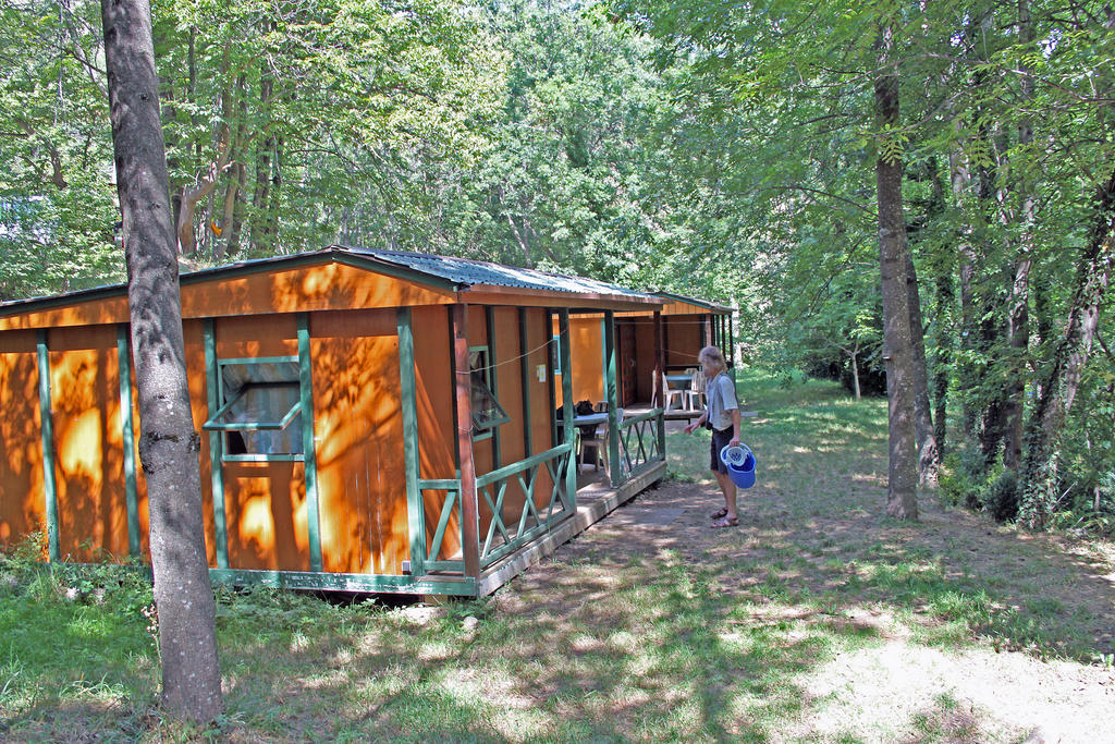 Camping Le P'Tit Bonheur Escaro 객실 사진