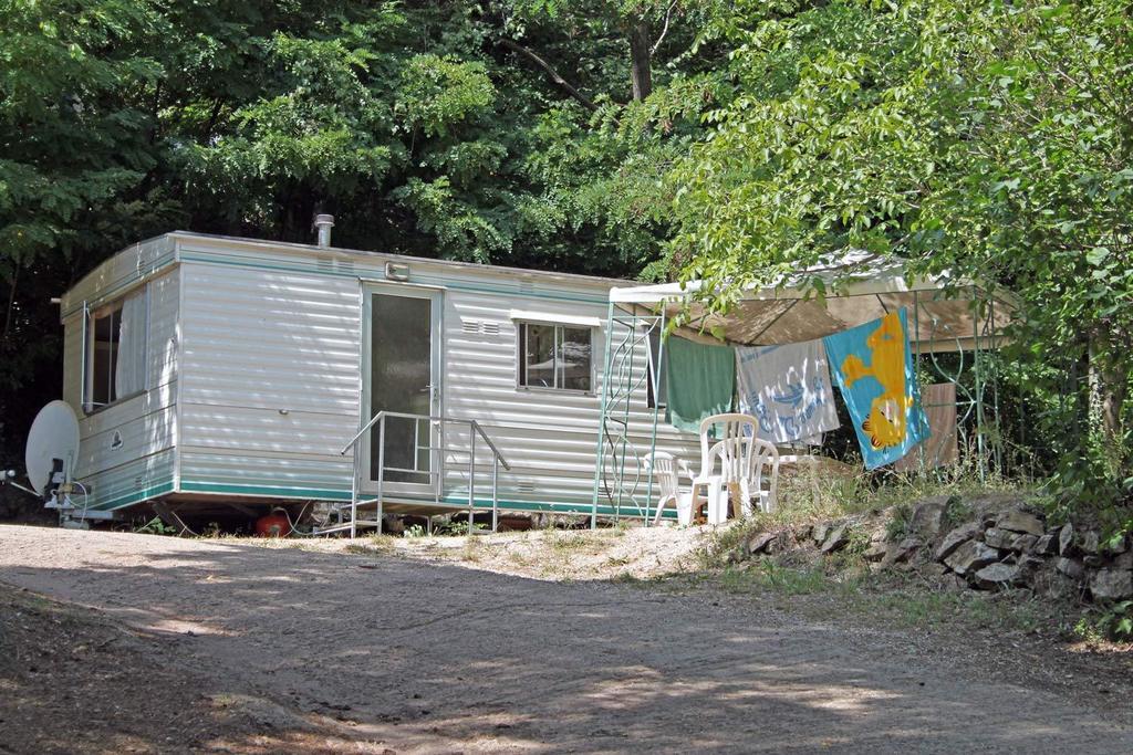 Camping Le P'Tit Bonheur Escaro 객실 사진