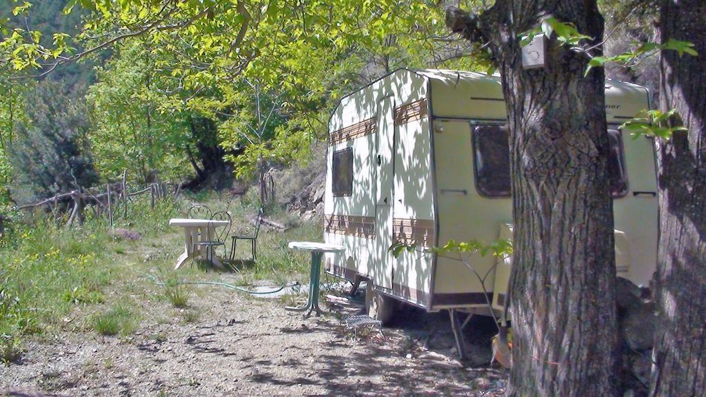 Camping Le P'Tit Bonheur Escaro 외부 사진