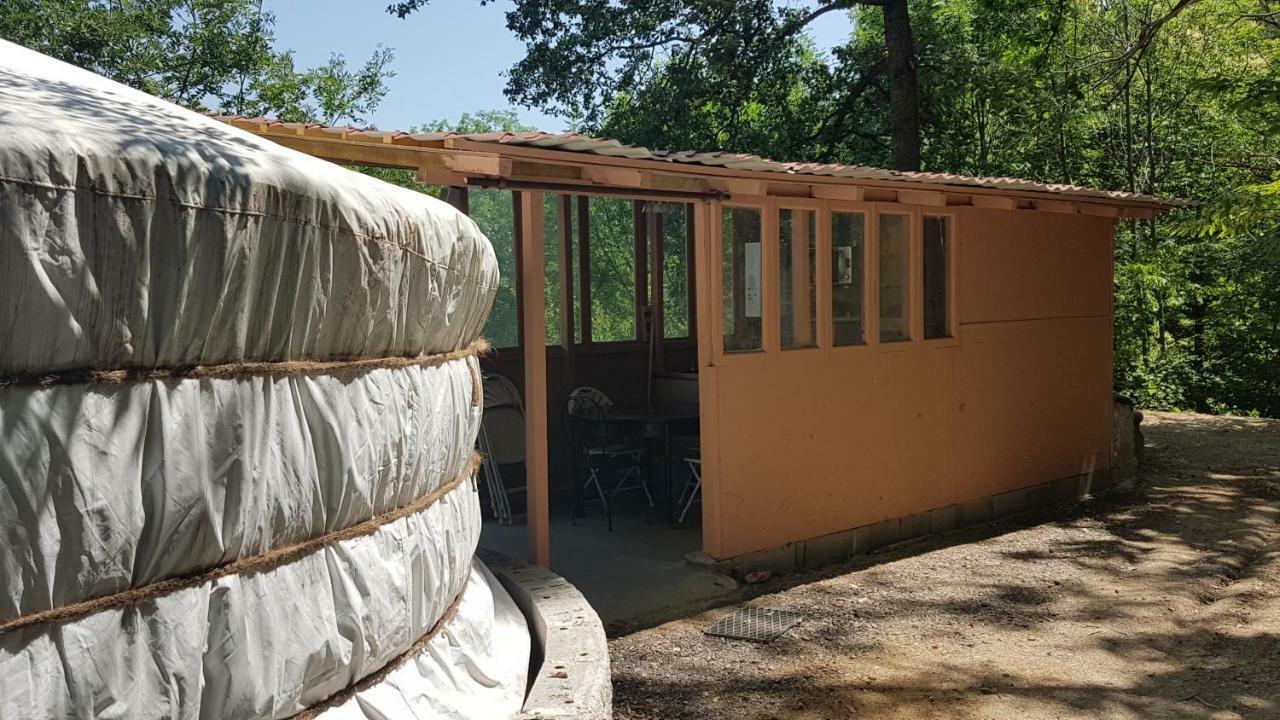 Camping Le P'Tit Bonheur Escaro 외부 사진